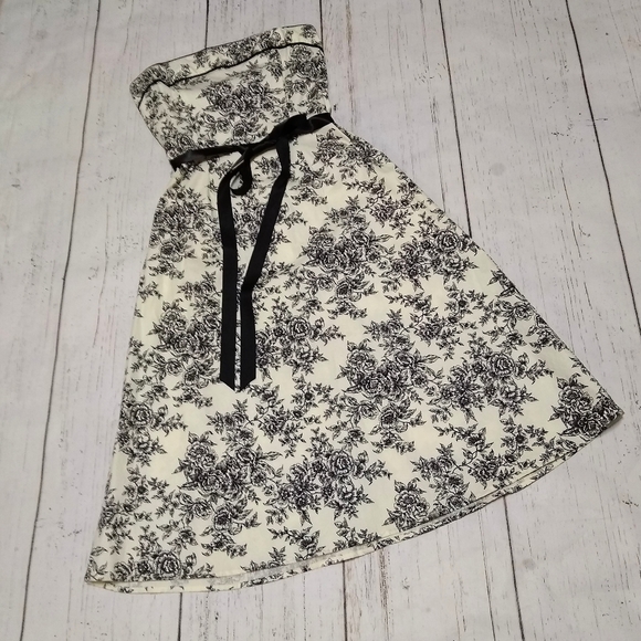 B. Smart Dresses & Skirts - B. SMART cotton toile A-line strapless dress, 7/8